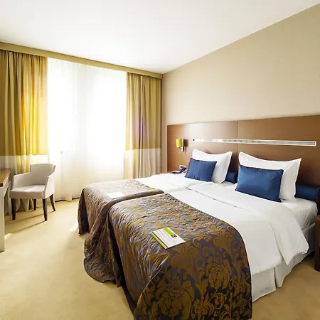 In Hotel 4*